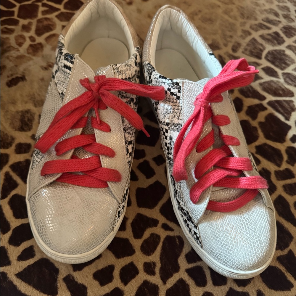 ShuShop sneakers women’s 10